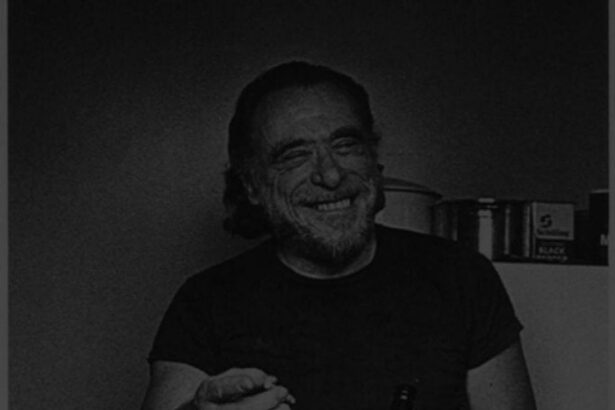 Citations de Bukowski sur l'alcool : Un regard sur son rapport à la boisson et à la création littéraire