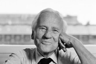 Jean d'Ormesson : Une citation sur la force de la mémoire face à la mort