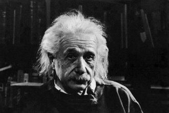 Citations d'Einstein sur la Mort : Comprendre la Vision du Physicien sur le Temps et l'Émerveillement