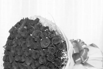 Poème sur les fleurs et l'amour : symbole de beauté et d'émotion dans la poésie